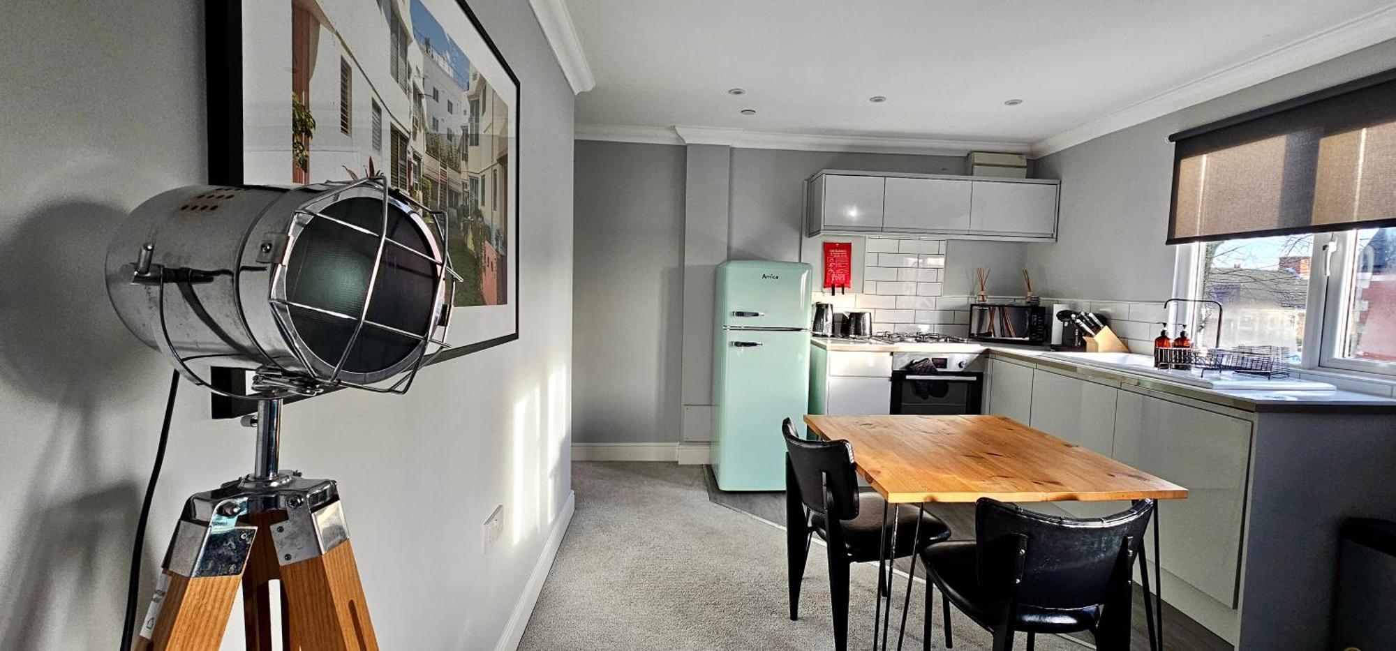 Victoria House By Switchback Stays Кардиф Екстериор снимка